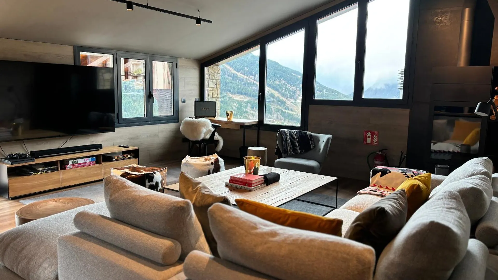 Luxury Summit Penthouse - Soldeu - By Ski Chalet Andorra 0*,  Andorra